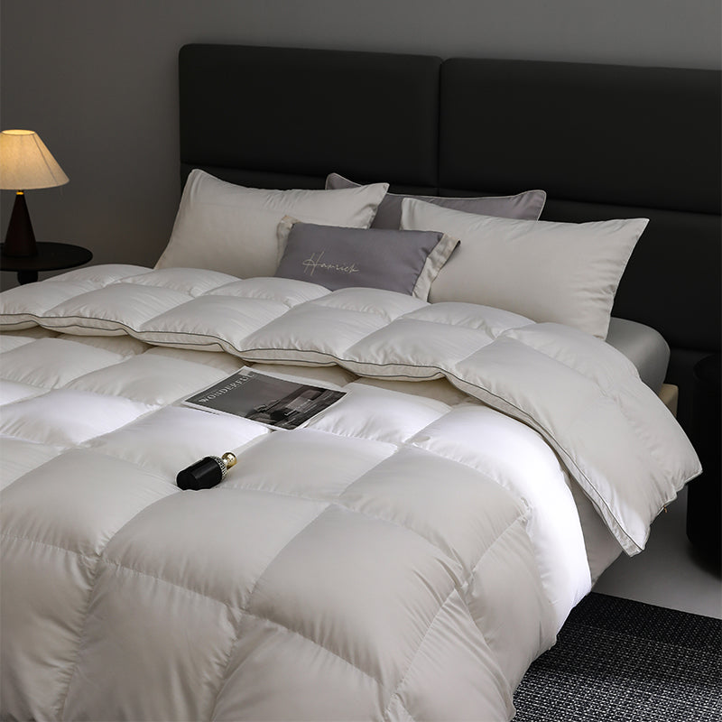 elegant chambre avec lit avec couette 240x260 blanc