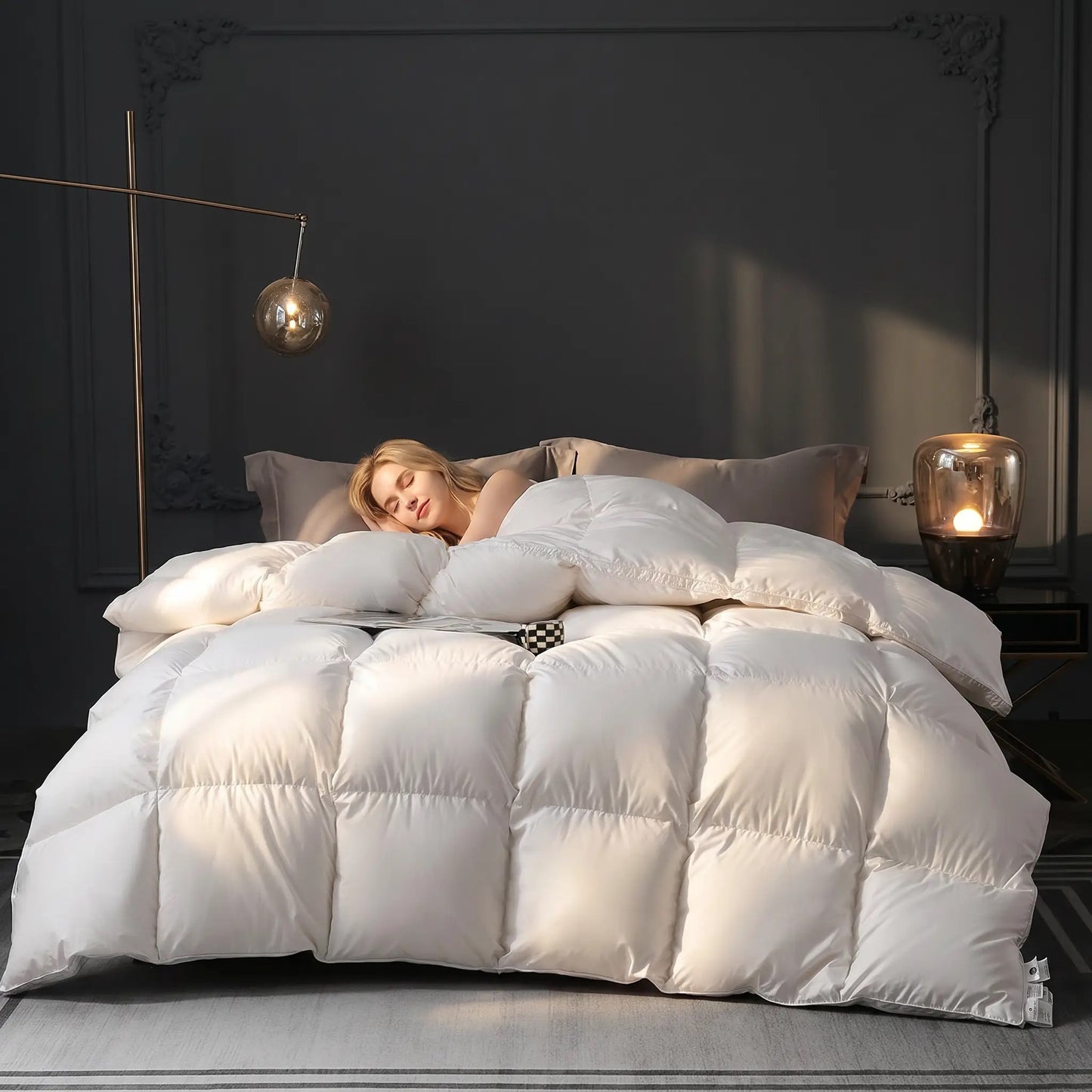 femme qui dort avec couette  240x260 blanc confortable de luxe